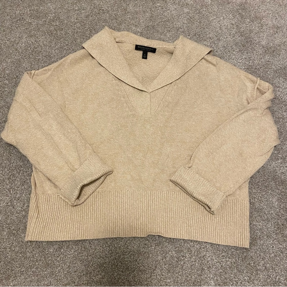 GAP Women's Beige Sweater - size small